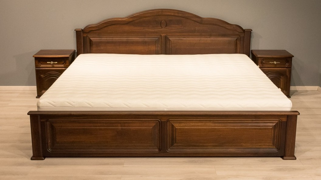 Klasszikus diófa ágy - vintage ágy